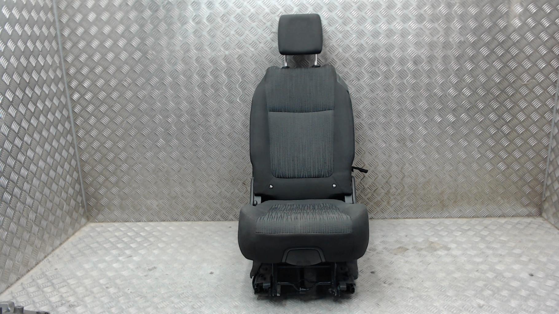 Sedile posteriore sinistro PEUGEOT 5008 1 PHASE 1 Diésel - 1