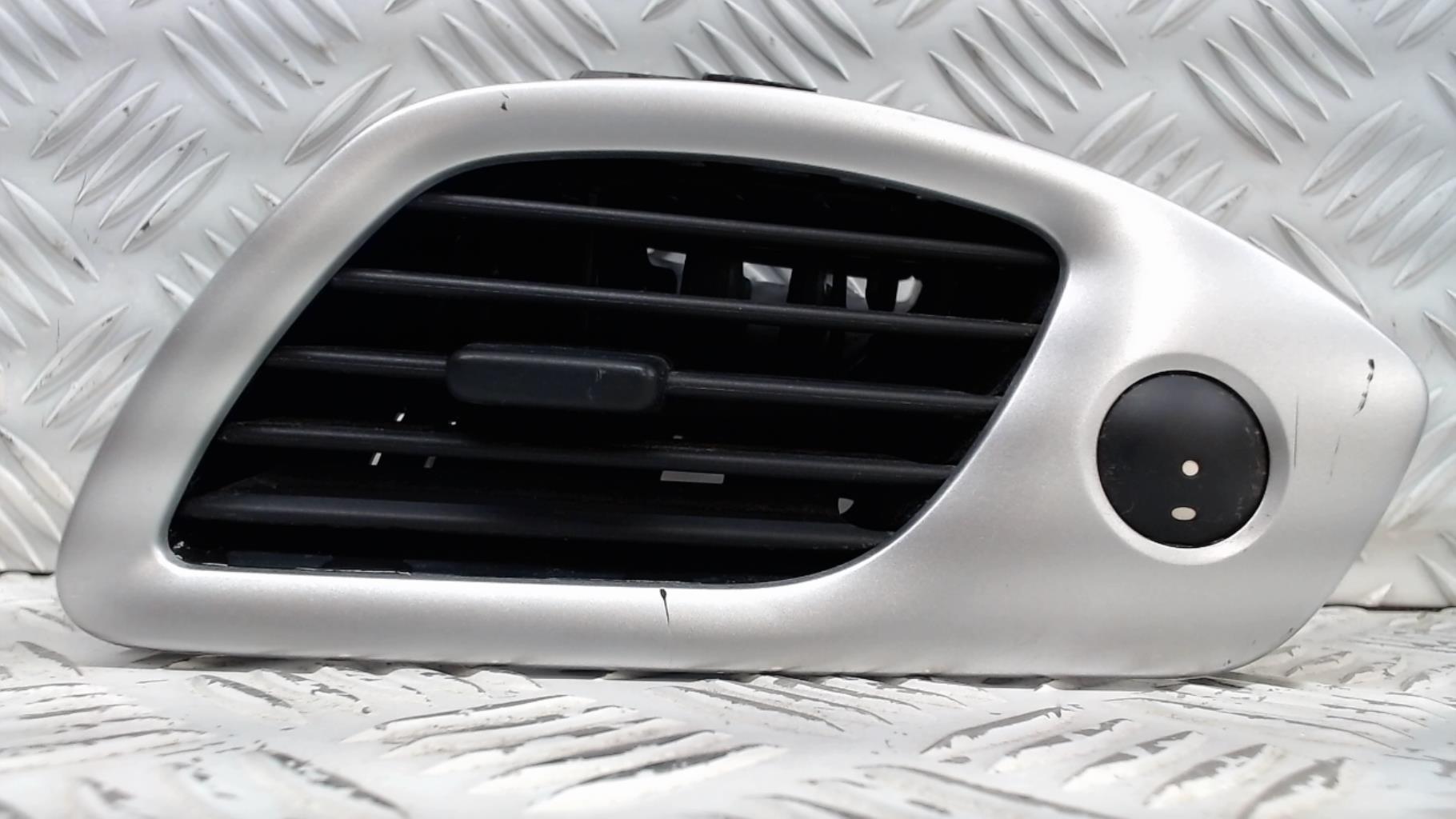 Bocchetta aerazione cruscotto anteriore destra RENAULT GRAND SCENIC 3 PHASE 1 Diésel - 1