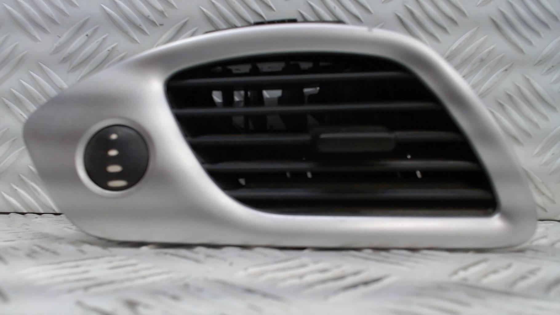 Bocchetta aerazione cruscotto anteriore sinistra RENAULT GRAND SCENIC 3 PHASE 1 Diésel - 1