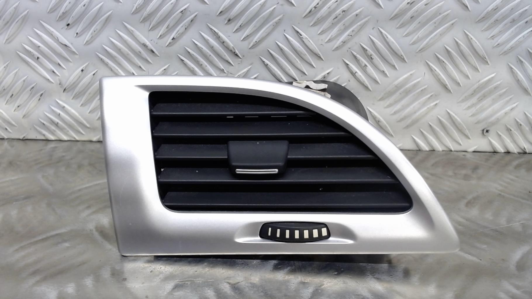 Bocchetta aerazione cruscotto anteriore sinistra RENAULT MEGANE 3 PHASE 2 COUPE Diésel - 1