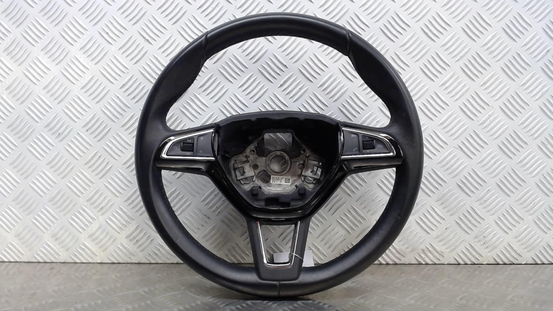 Volant SKODA FABIA 3 PHASE 1 Essence - 1