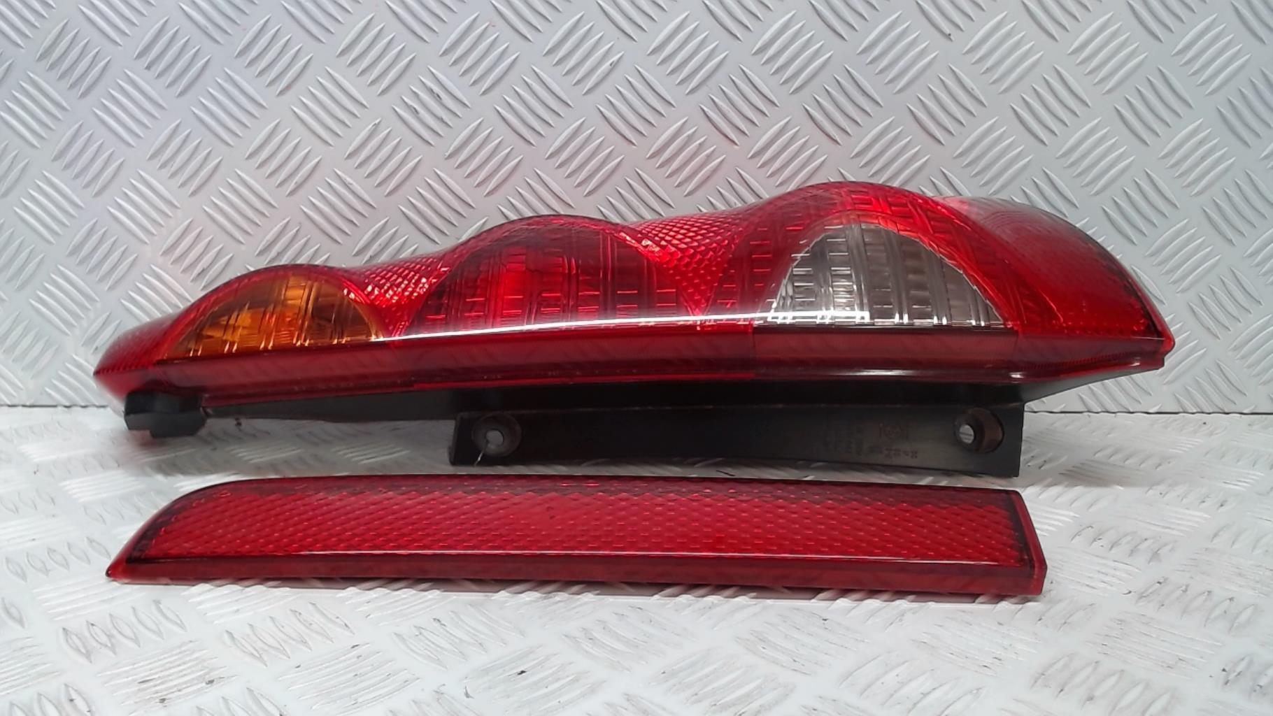 Fanale posteriore principale destro (luci) NISSAN NOTE 1 PHASE 1 Diésel - 1