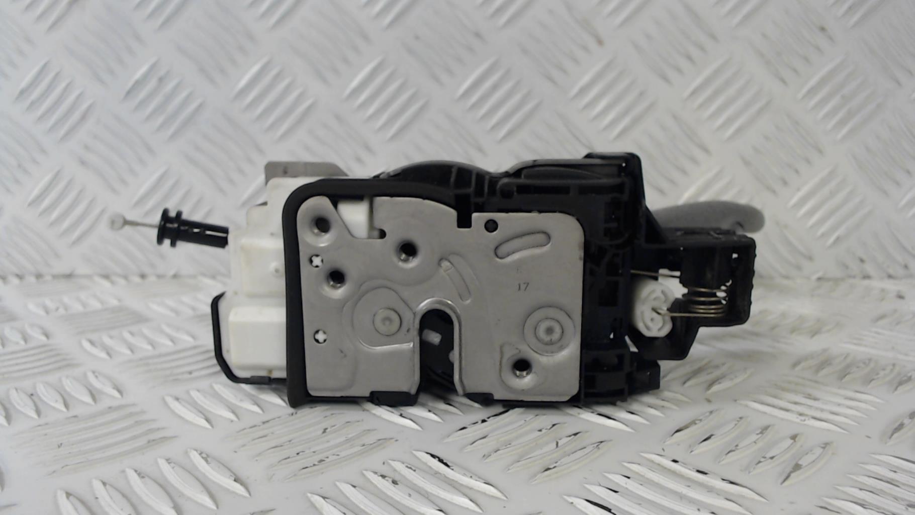 Serrure avant droit VOLVO XC 40 Diesel - 1