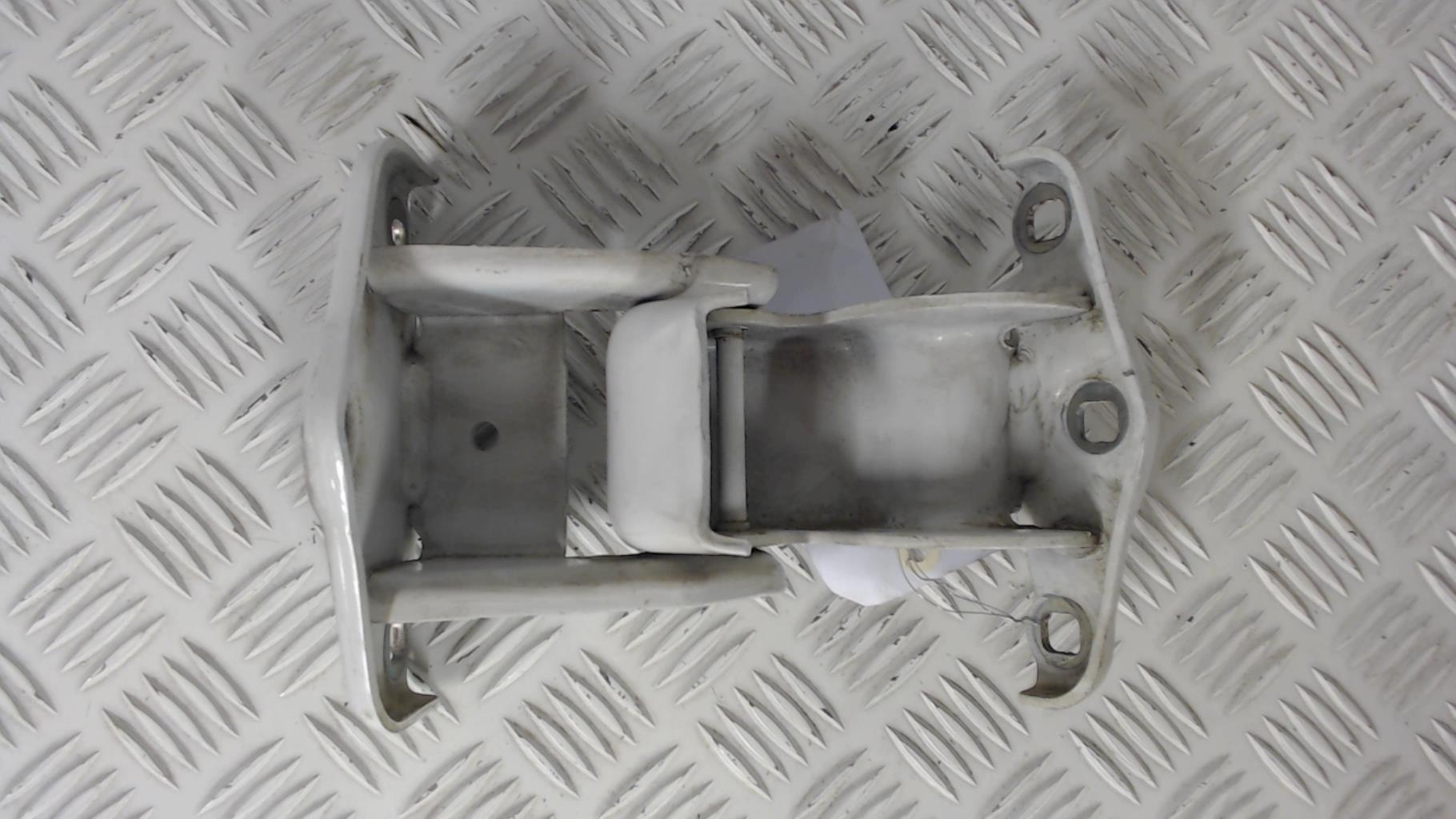 Cerniera porta bagagliaio destra NISSAN PRIMASTAR 1 PHASE 2 Diésel - 1
