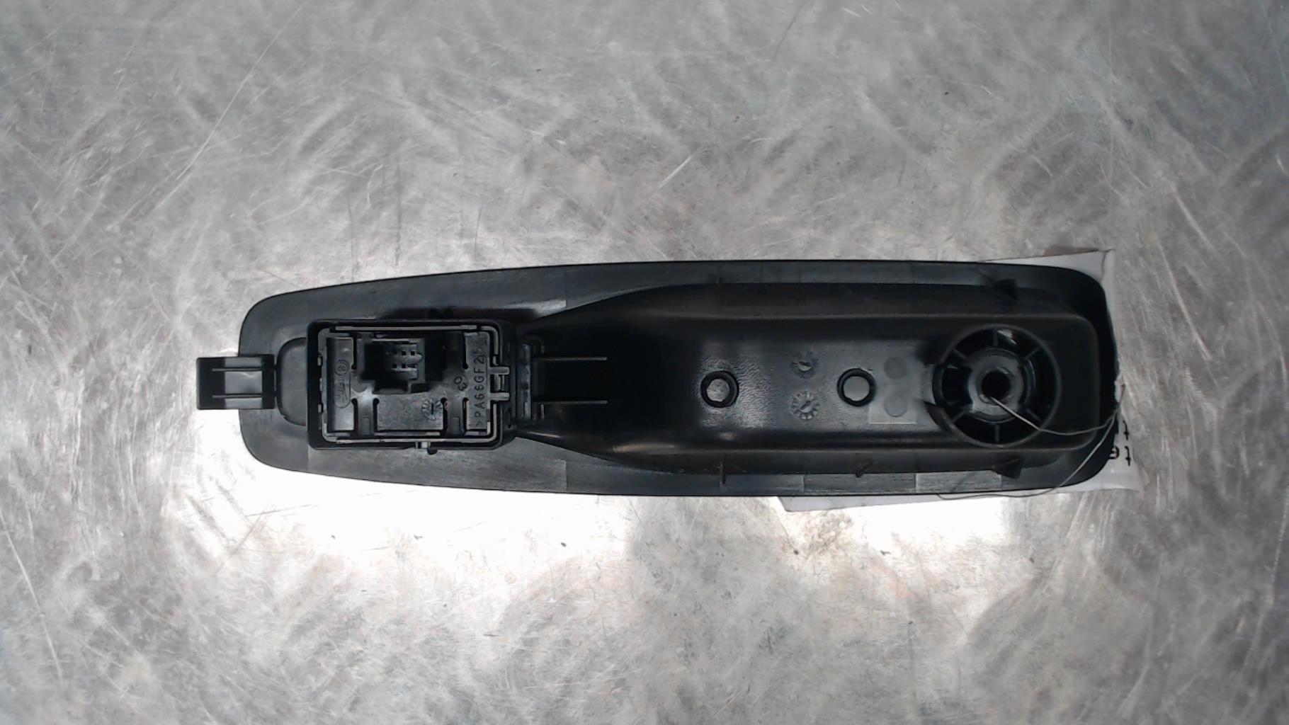 Interruttore lavacristalli posteriore destro RENAULT KADJAR PHASE 2 Diésel - 1