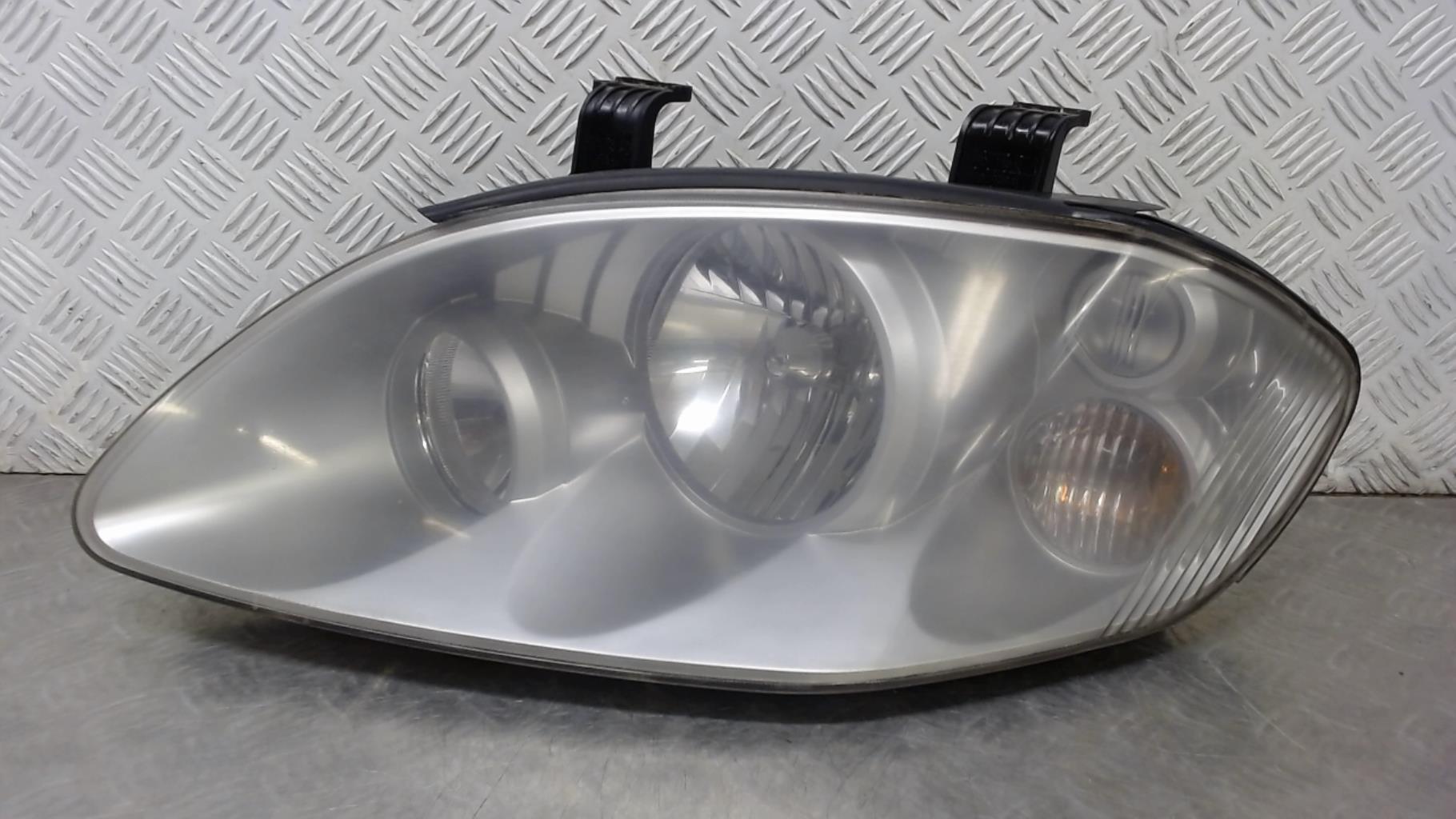 Gruppo ottico anteriore principale sinistro (luci)(faro) SSANGYONG STAVIC Diésel - 1