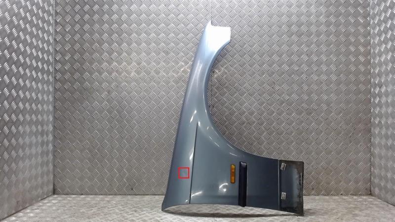 Parafango anteriore destro BMW 323i  - 1