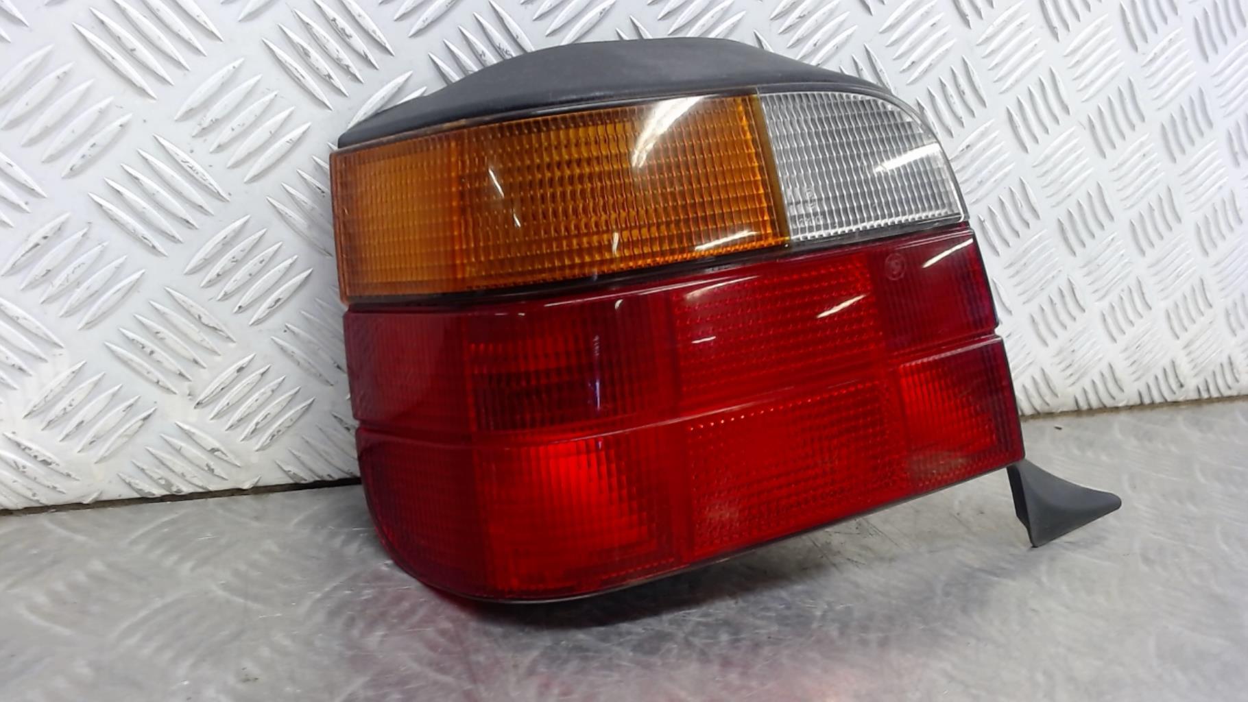 Fanale posteriore principale sinistro (luci) BMW 323i  - 1
