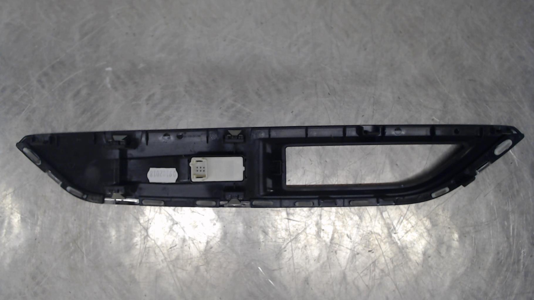 Interruttore lavacristalli anteriore destro PEUGEOT 3008 2 PHASE 1 Diésel - 1