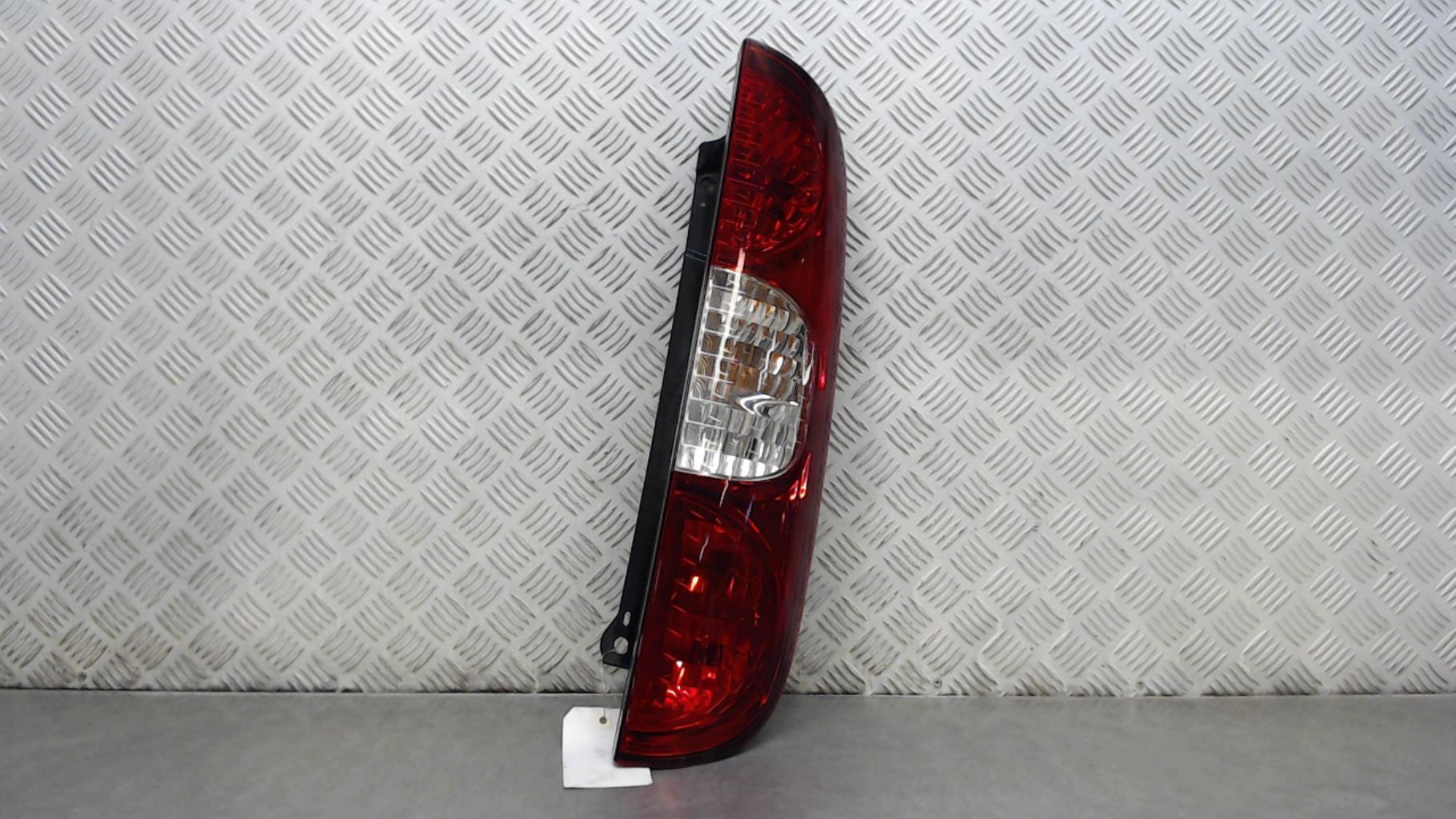 Fanale posteriore principale destro (luci) FIAT DOBLO 1 PHASE 2 Diésel - 1