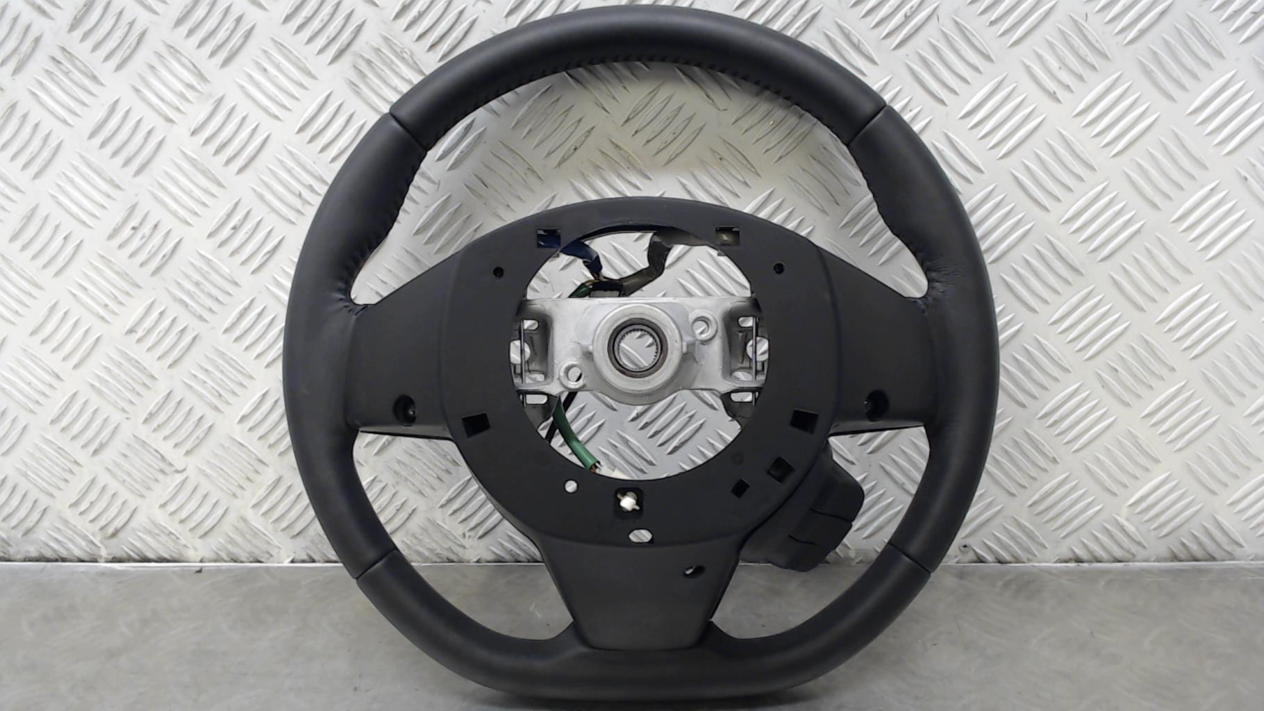 Volant SUZUKI SWIFT 5 Essence/Hybride - 1