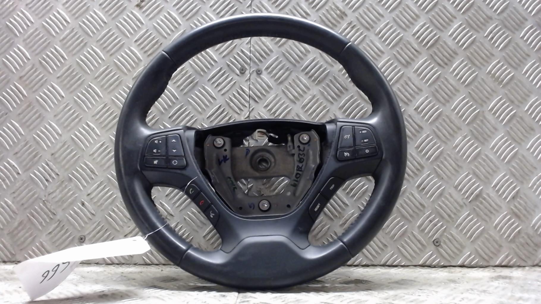 Volant HYUNDAI I 10 2 PHASE 2 Essence - 1
