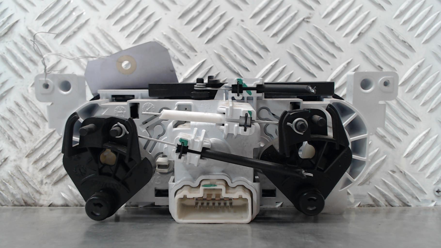 Commande chauffage DACIA SANDERO 2 PHASE 1 Essence - 1
