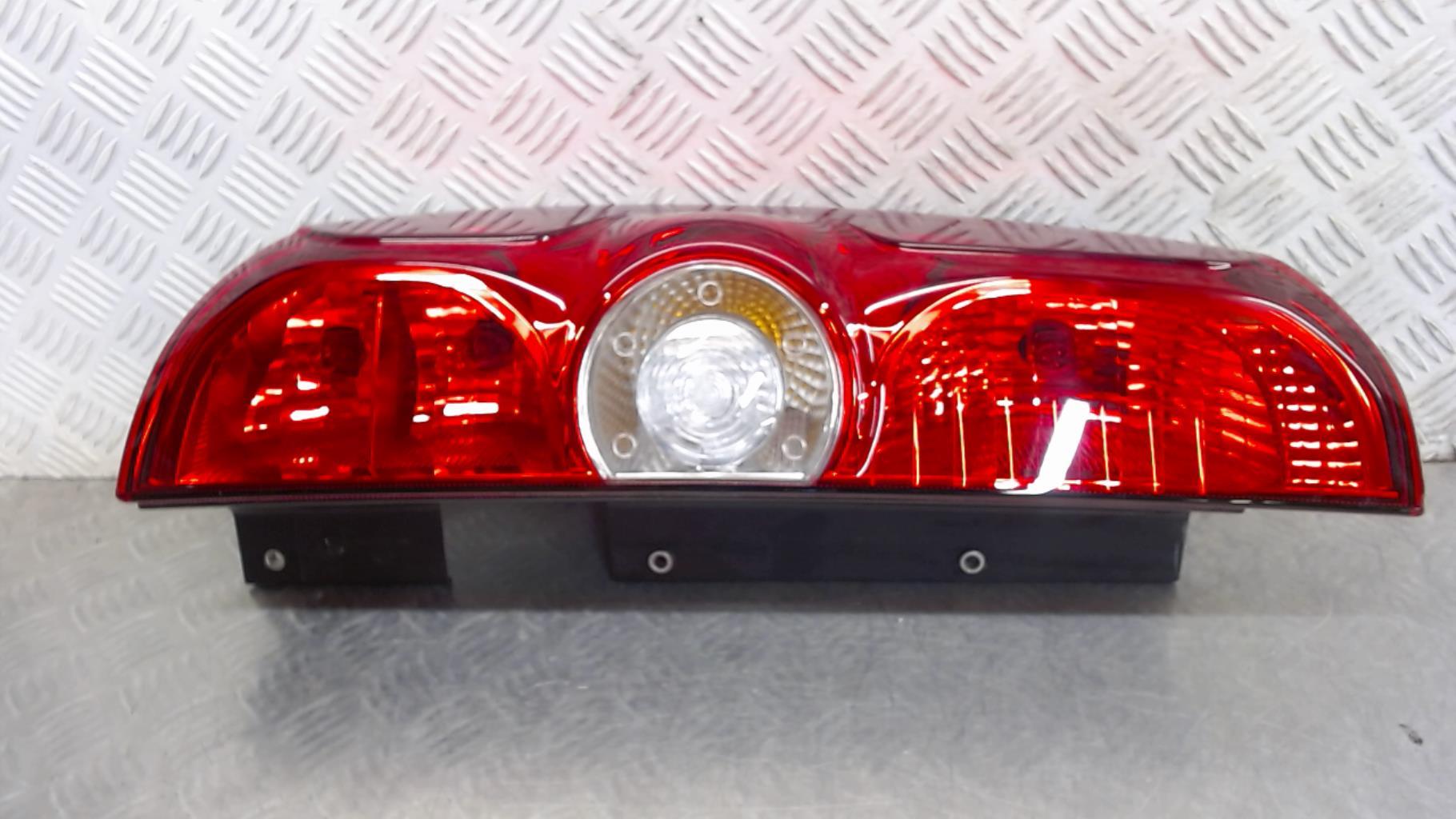 Fanale posteriore principale sinistro (luci) FIAT DOBLO 2 PHASE 1 Diésel - 1