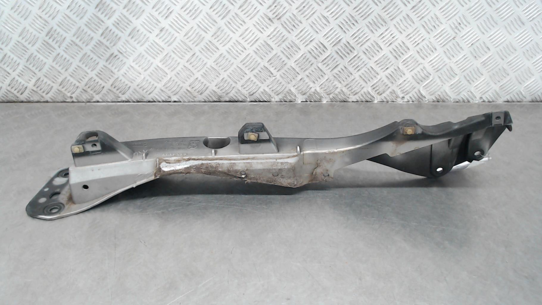 Support aile droit RENAULT CLIO 3 PHASE 1 BREAK Diesel - 1