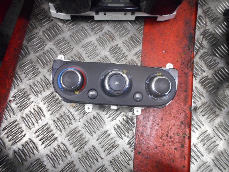 Commande chauffage RENAULT CLIO 4  - 1