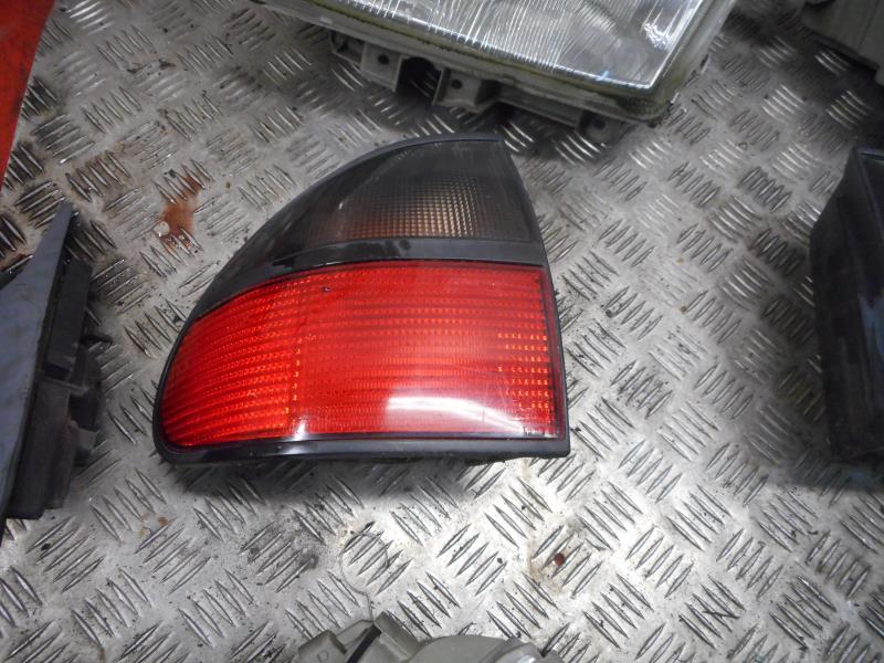 Fanale posteriore principale sinistro (luci) RENAULT LAGUNA 1 PHASE 1 Gasolina - 1