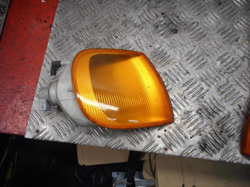Gruppo ottico anteriore secondario destro (luci)(freccia) VOLKSWAGEN POLO 3 Diésel - 1