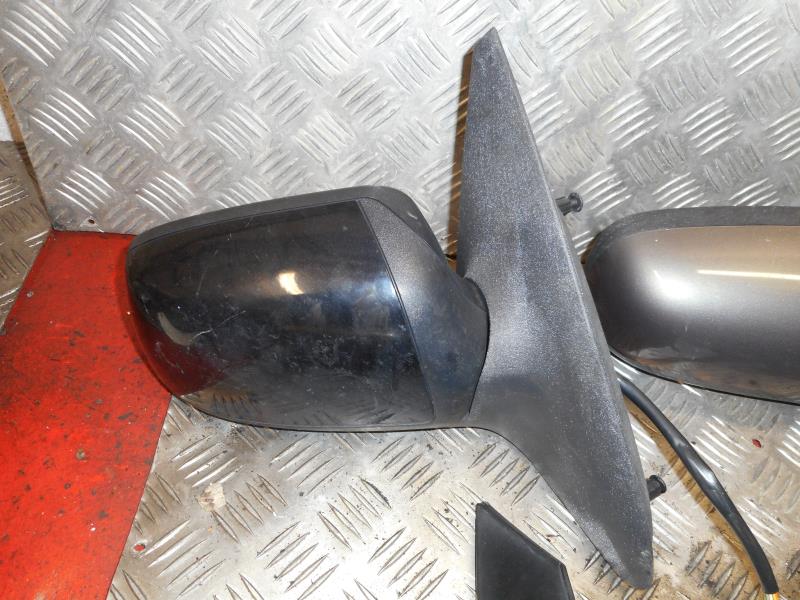 Retrovisor derecho FORD MONDEO 2 Diésel - 1