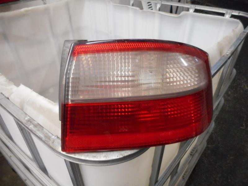 Fanale posteriore principale destro (luci) RENAULT LAGUNA 2 PHASE 1 Diésel - 1