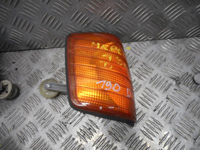 Gruppo ottico anteriore secondario destro (luci)(freccia) MERCEDES 190 W201  - 1