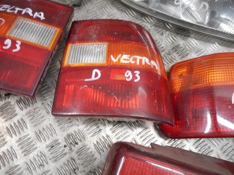 Fanale posteriore principale destro (luci) OPEL VECTRA A  - 1