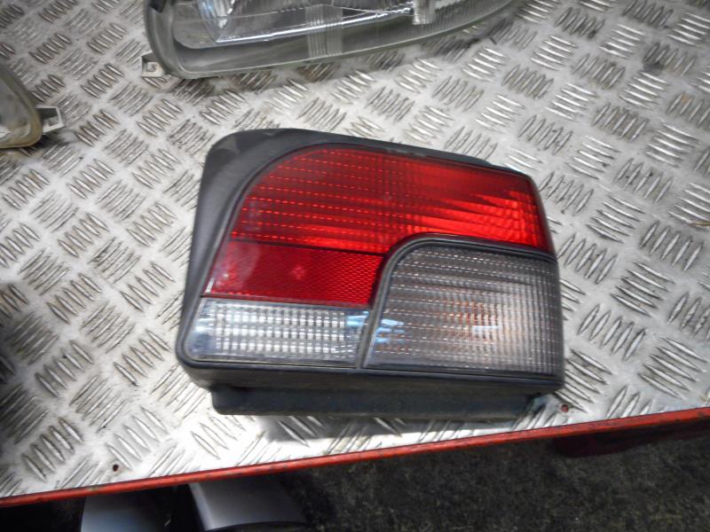 Fanale posteriore principale destro (luci) ROVER 100 PHASE 1 Diésel - 1