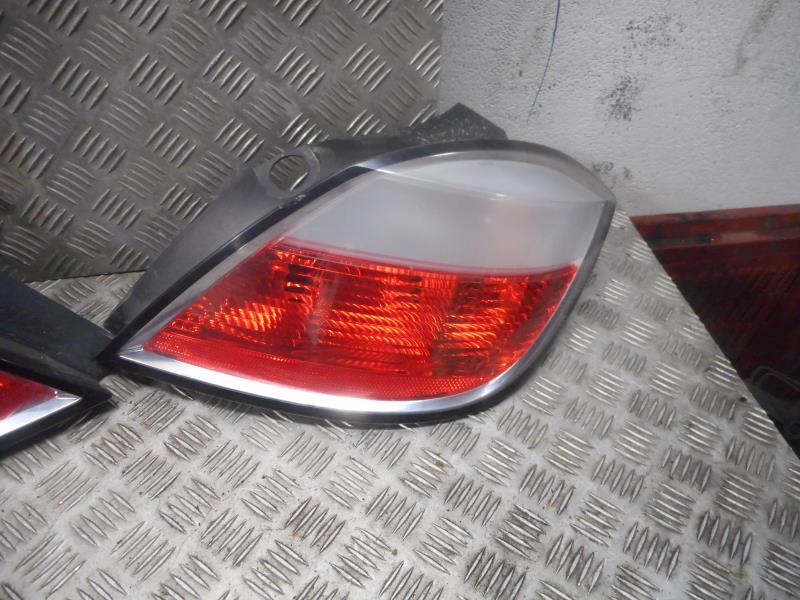 Fanale posteriore principale destro (luci) OPEL ASTRA H PHASE 1 Diésel - 1