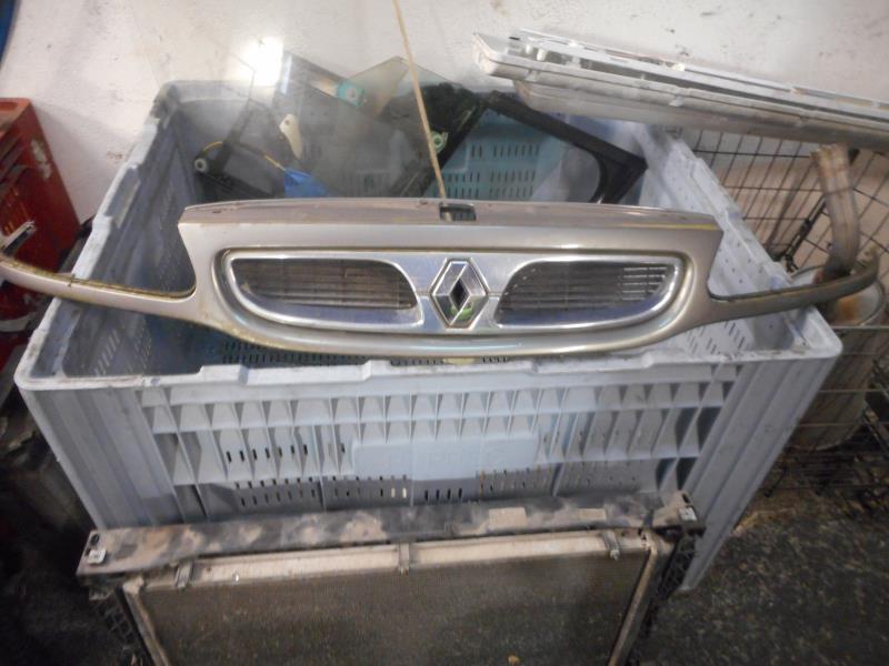 Calandre RENAULT SAFRANE PHASE 2 Essence - 1