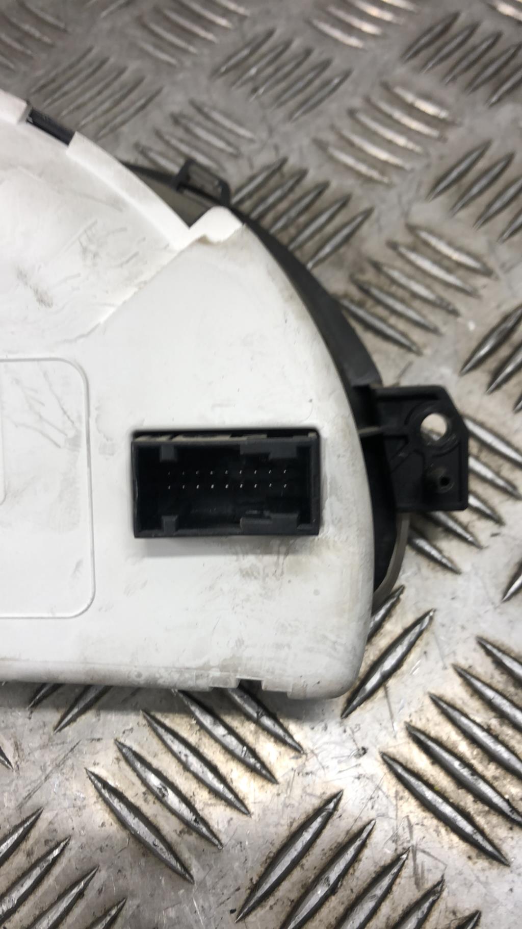 Compteur CITROEN C2 PHASE 1 Essence - 1