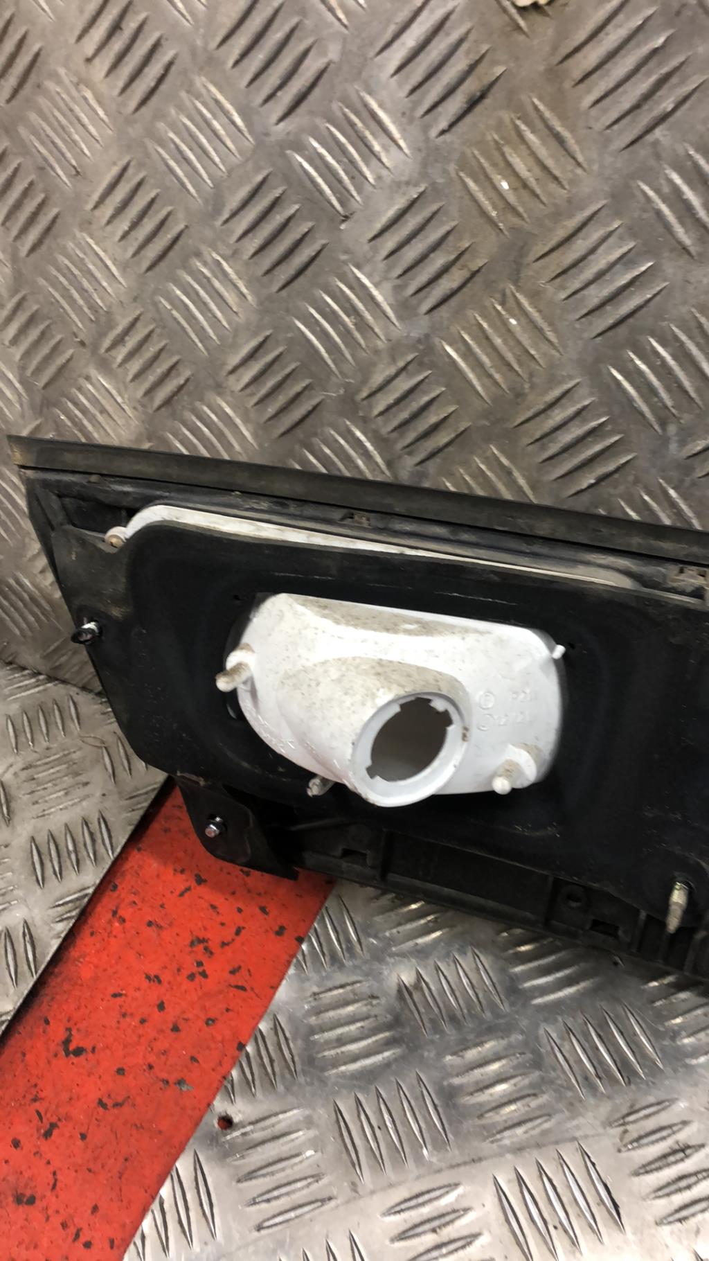 Banda luci bagagliaio/portellone posteriore MAZDA 323 6 Gasolina - 1