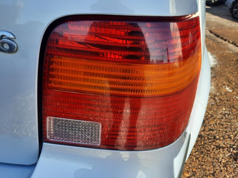 Fanale posteriore principale destro (luci) VOLKSWAGEN GOLF 4 Gasolina - 1
