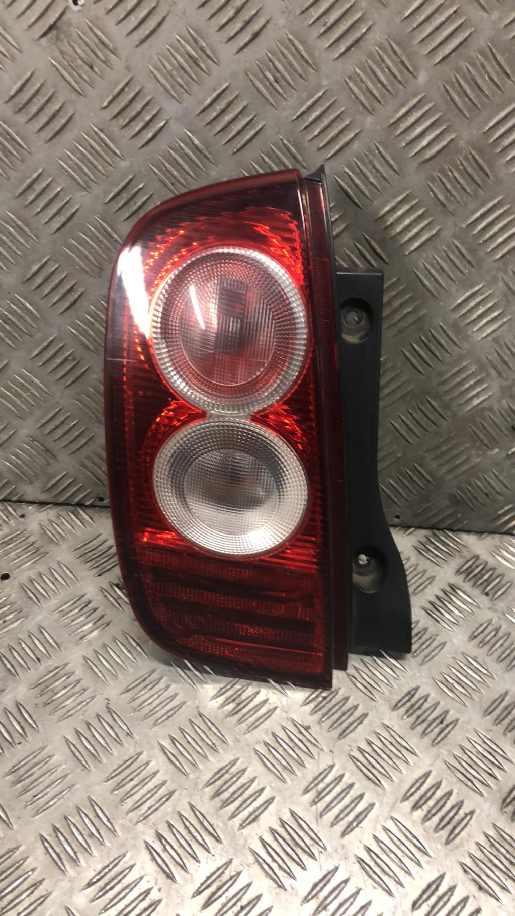 Fanale posteriore principale sinistro (luci) NISSAN MICRA 3 PHASE 1 Diésel - 1