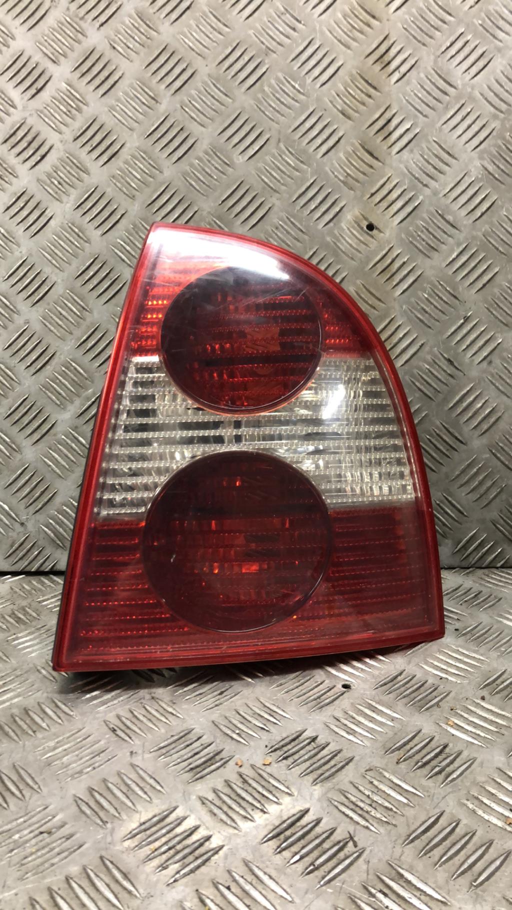 Fanale posteriore principale destro (luci) VOLKSWAGEN PASSAT 4 PHASE 2 Diésel - 1