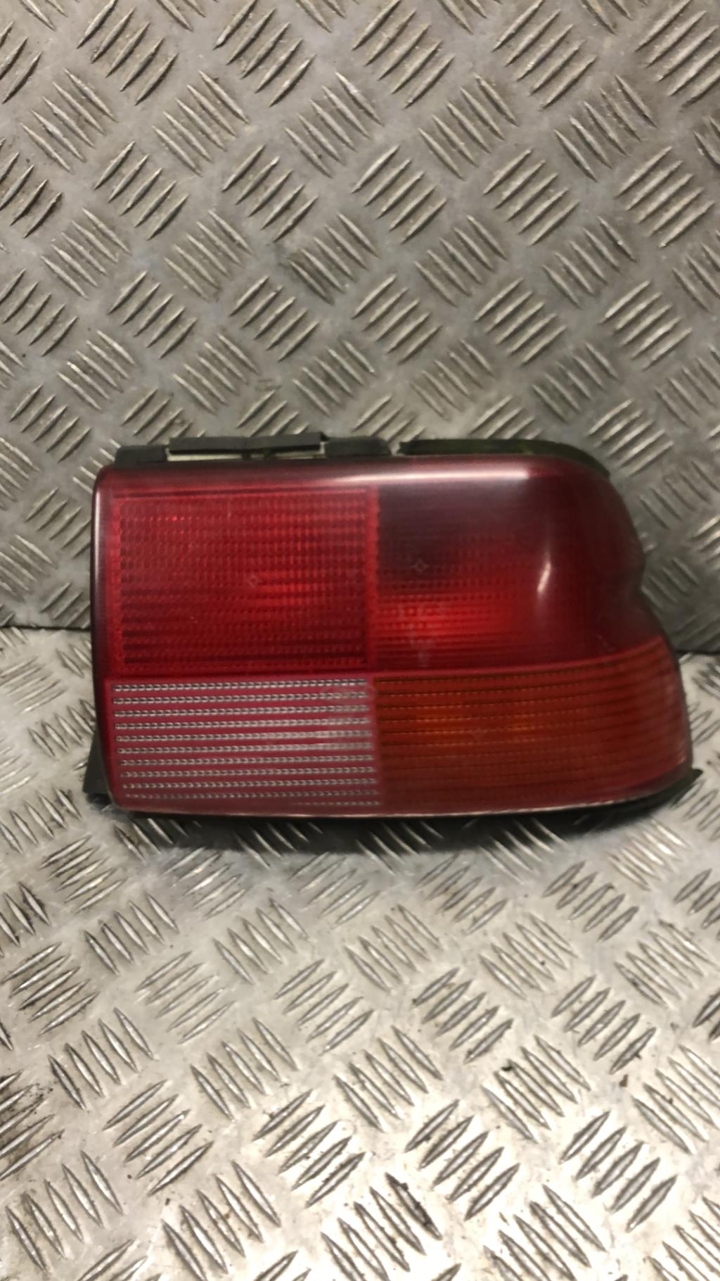 Fanale posteriore principale destro (luci) FORD ESCORT 6 Diésel - 1