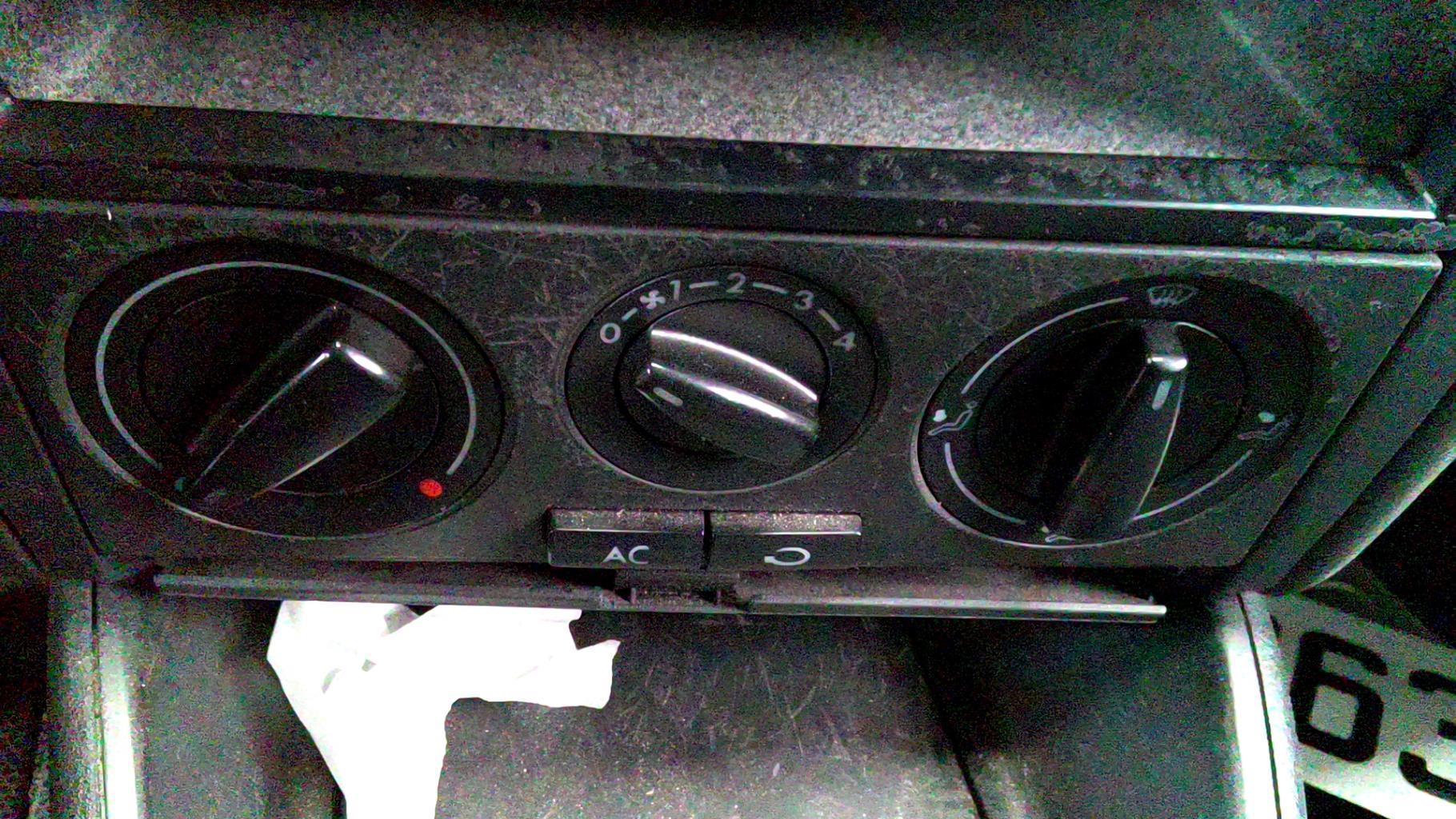 Commande chauffage VOLKSWAGEN GOLF 4 Diesel - 1
