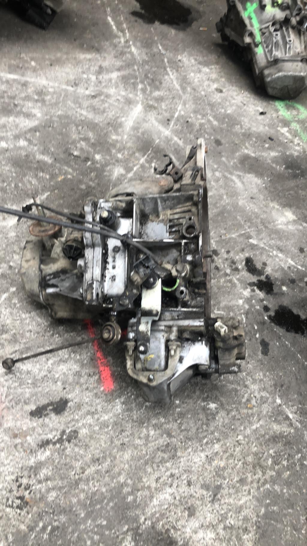 Boite de vitesses PEUGEOT 306 BREAK Diesel - 1