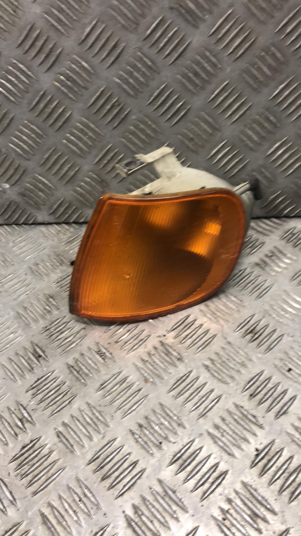 Gruppo ottico anteriore secondario sinistro (luci)(freccia) VOLKSWAGEN POLO 3 PHASE 1 Gasolina - 1