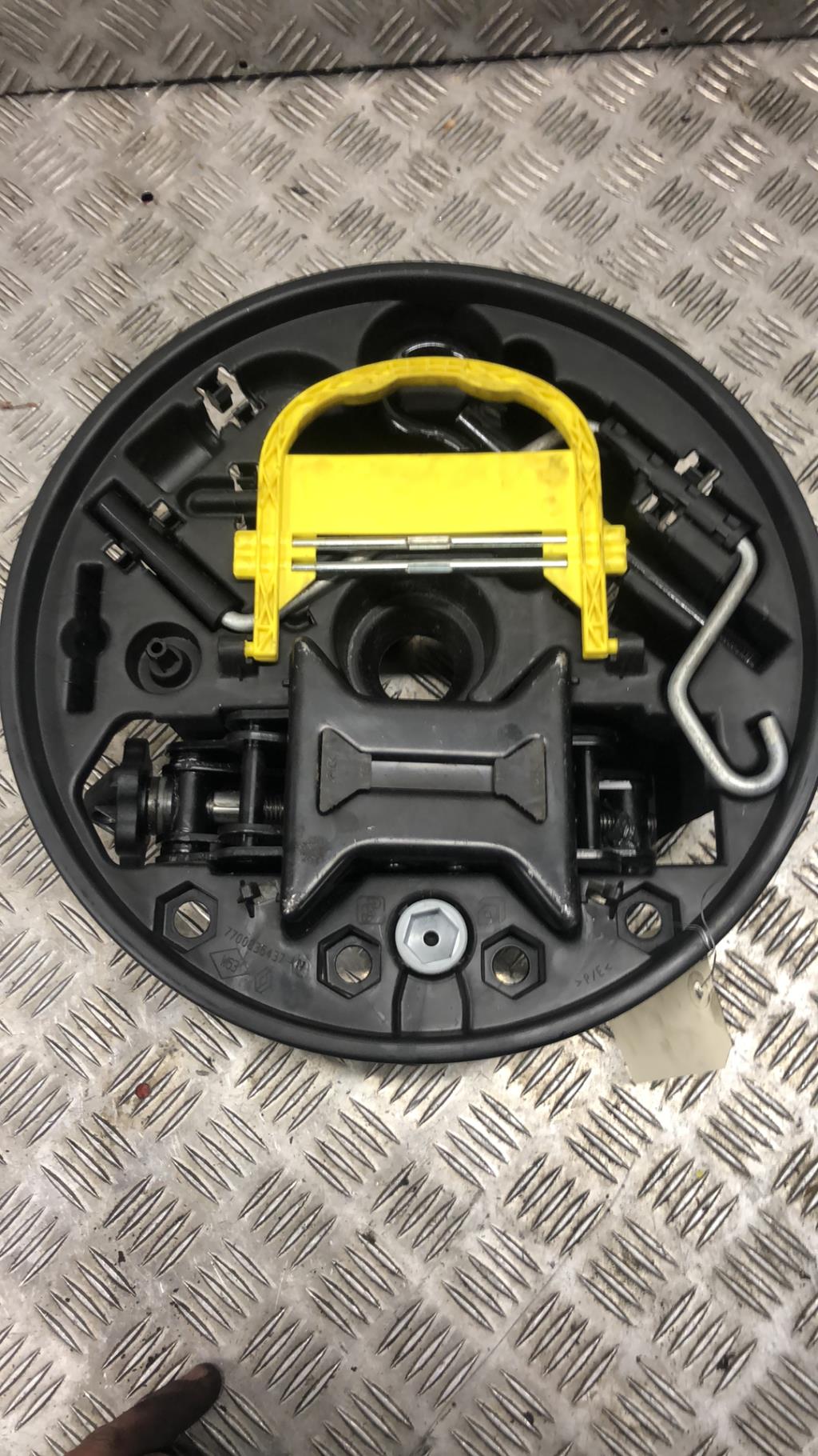 Cric (Ensemble depannage) RENAULT CLIO 2 PHASE 2 Diesel - 1