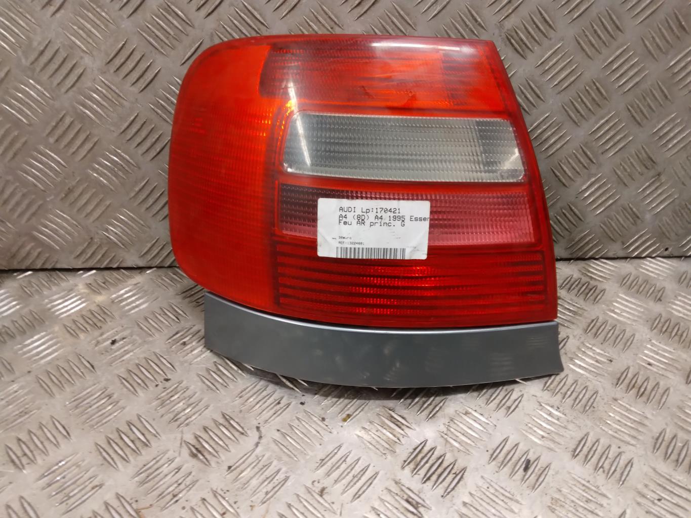 Fanale posteriore principale sinistro (luci) AUDI A4 1 PHASE 1 Gasolina - 1