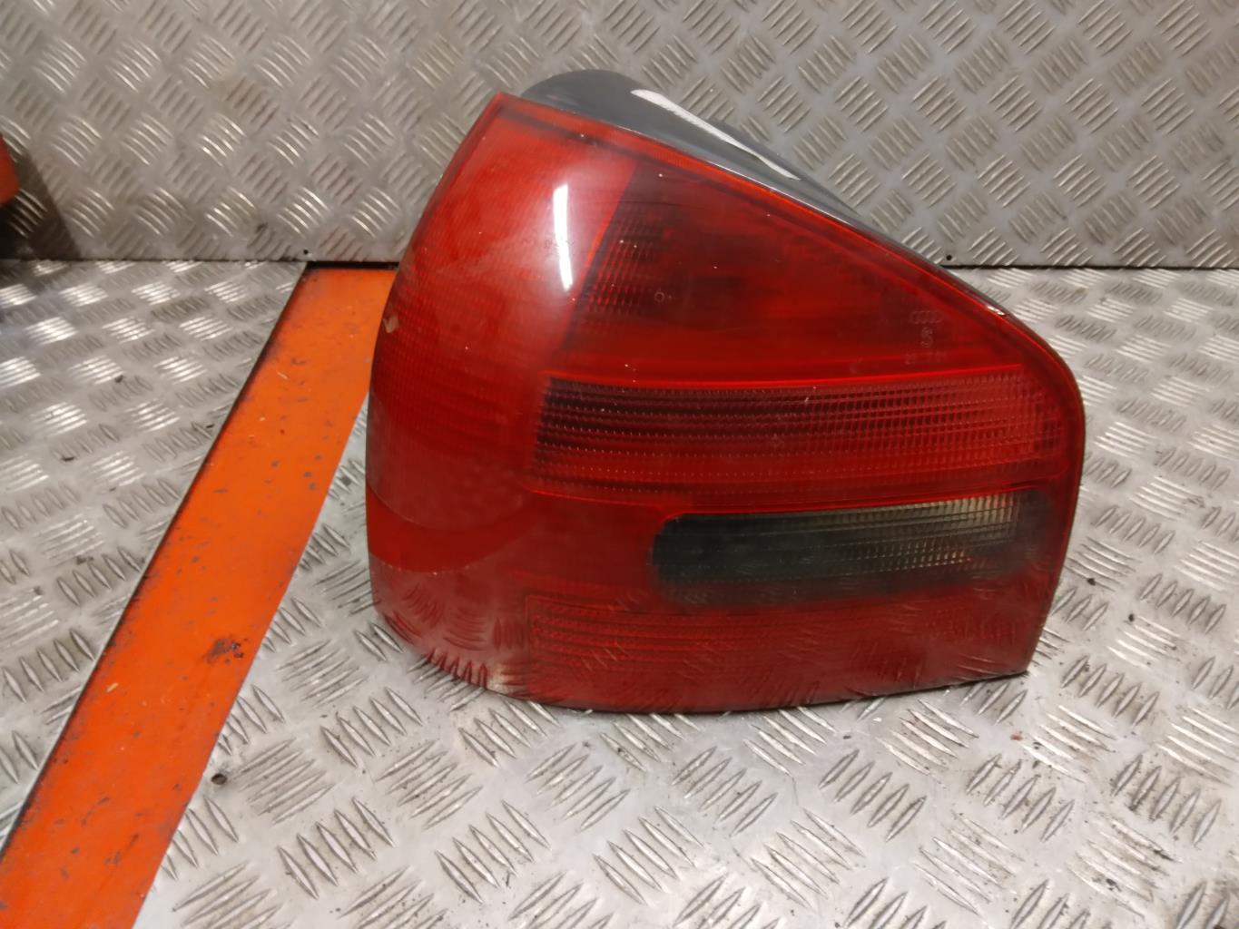 Fanale posteriore principale sinistro (luci) AUDI A3 1 PHASE 1 Diésel - 1