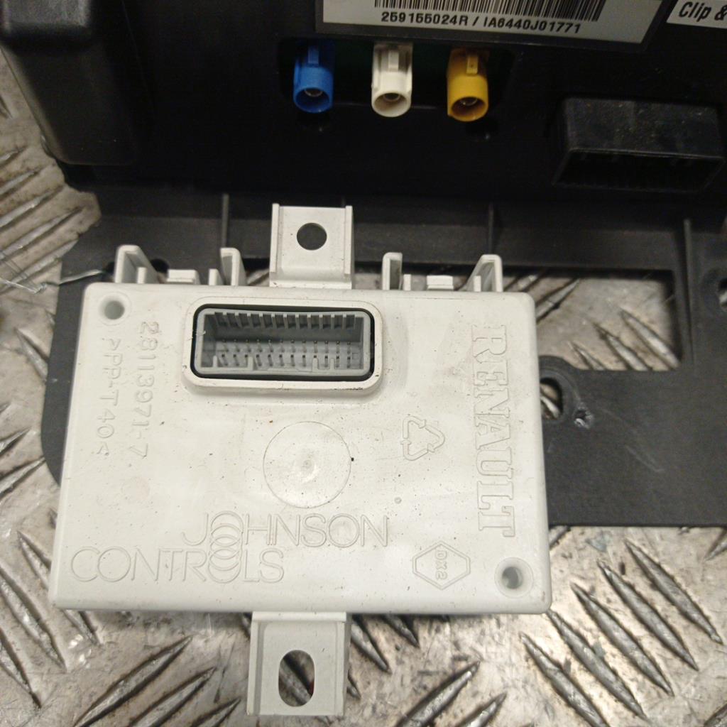 Ecran GPS RENAULT CLIO 3 PHASE 2 Diesel - 1