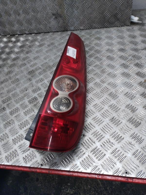 Fanale posteriore principale destro (luci) FORD FIESTA 5 PHASE 2 Diésel - 1