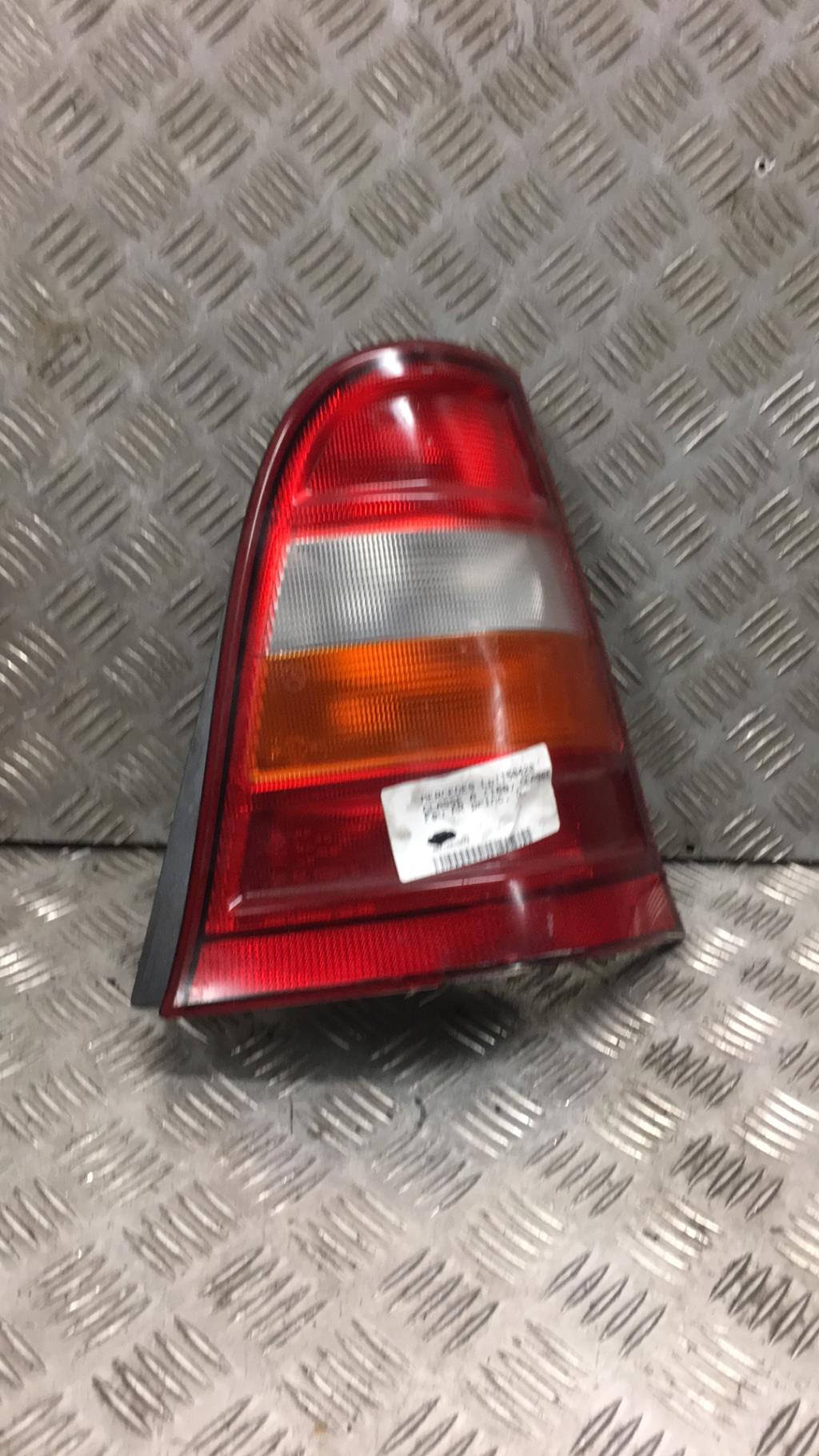 Fanale posteriore principale destro (luci) MERCEDES CLASSE A 168 PHASE 1 Diésel - 1