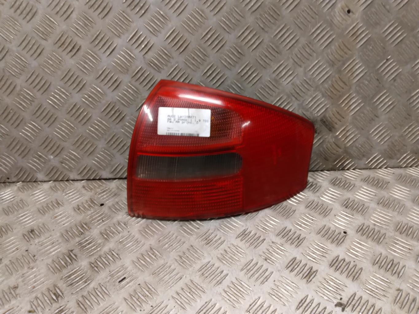 Fanale posteriore principale destro (luci) AUDI A6 2 PHASE 1 Diésel - 1
