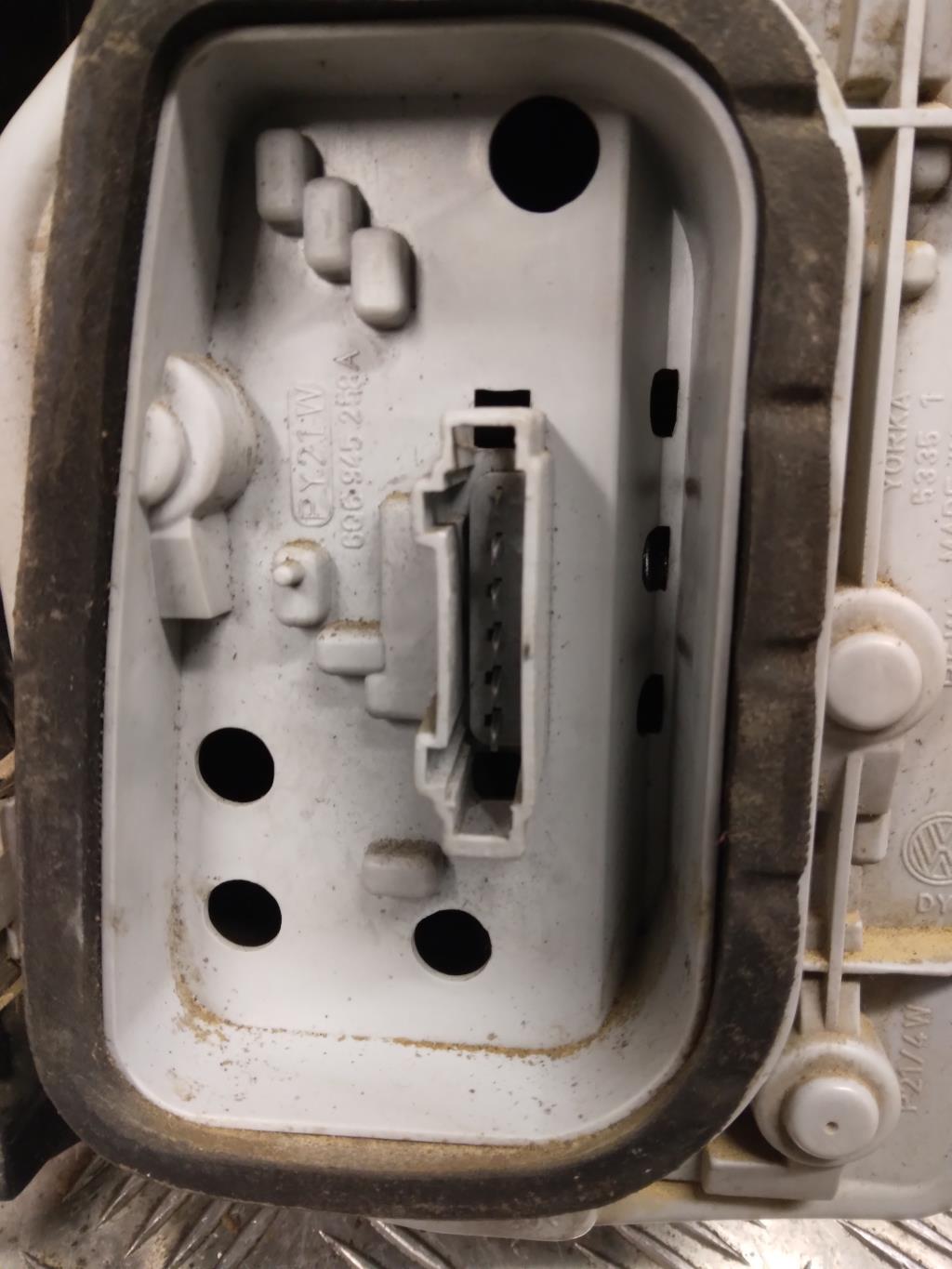 Fanale posteriore principale destro (luci) VOLKSWAGEN POLO 4 PHASE 1 Diésel - 1