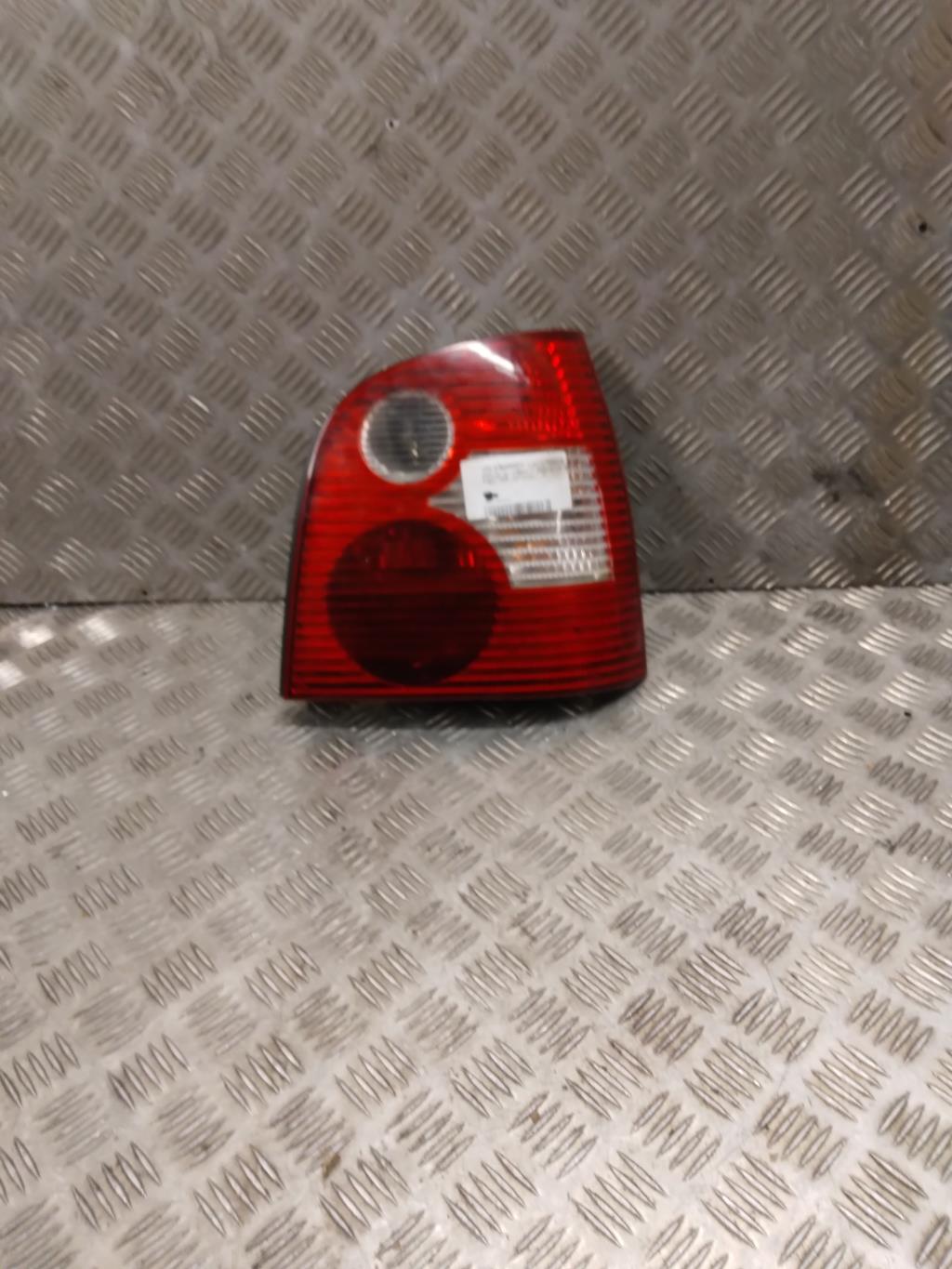 Fanale posteriore principale destro (luci) VOLKSWAGEN POLO 4 PHASE 1 Gasolina - 1