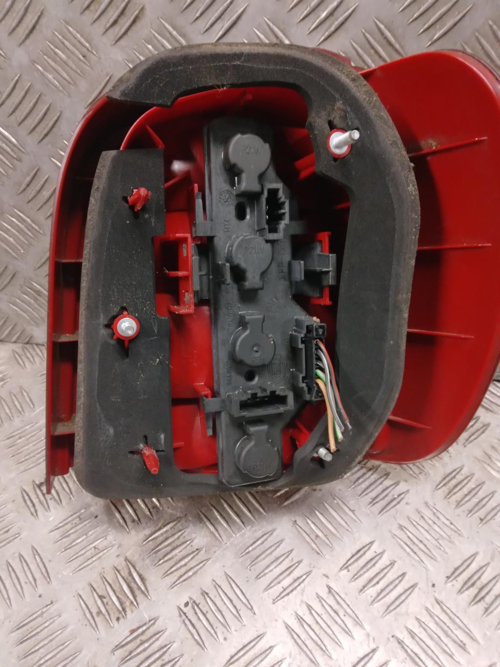Fanale posteriore principale sinistro (luci) VOLKSWAGEN POLO 3 PHASE 2 Gasolina - 1