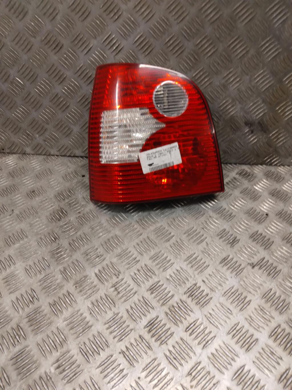 Fanale posteriore principale sinistro (luci) VOLKSWAGEN POLO 4 PHASE 1 Diésel - 1