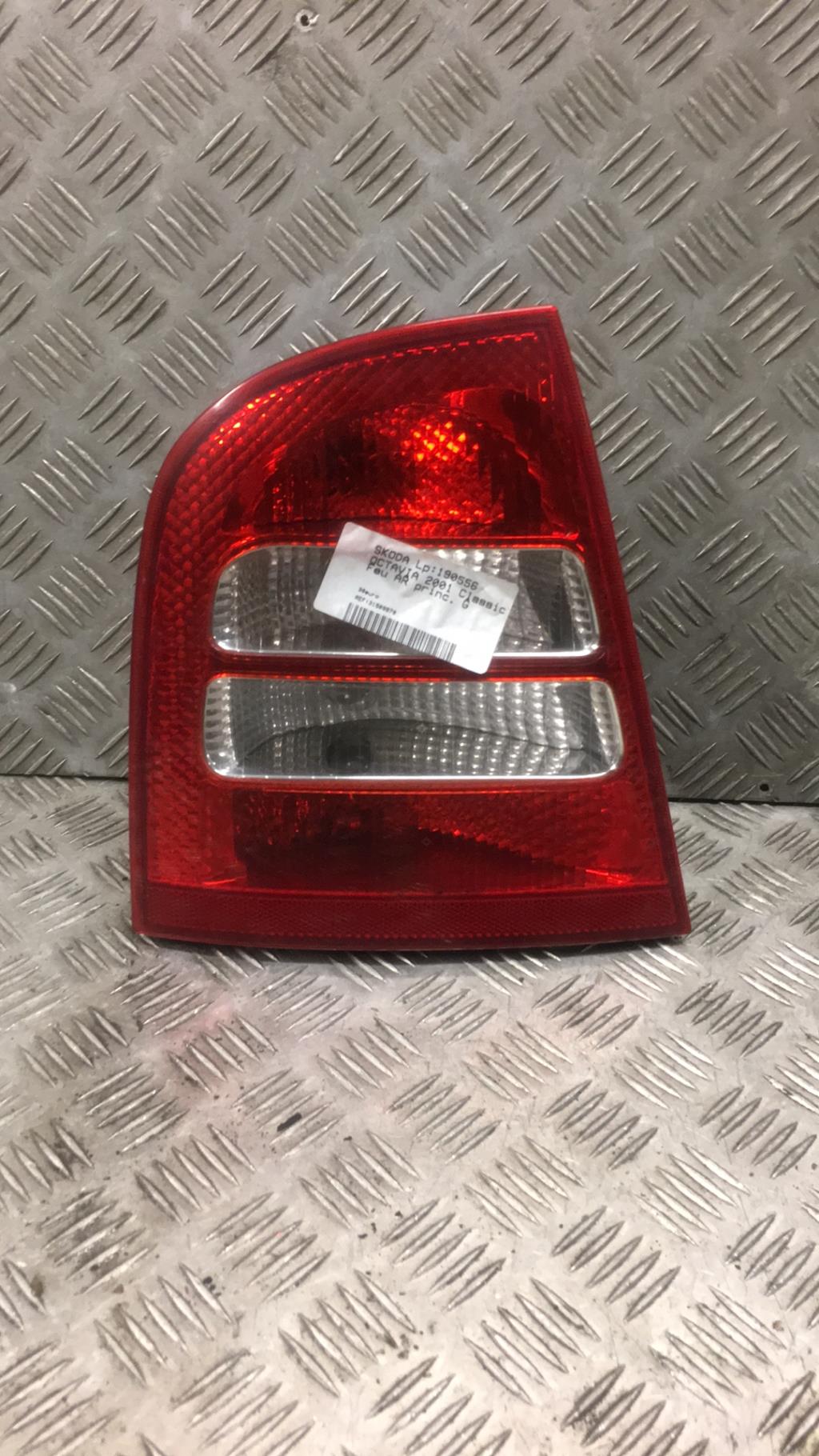 Fanale posteriore principale sinistro (luci) SKODA OCTAVIA 1 PHASE 2 Diésel - 1